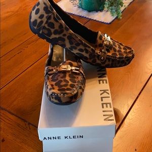 Anne Klein leopard print loafers/flats